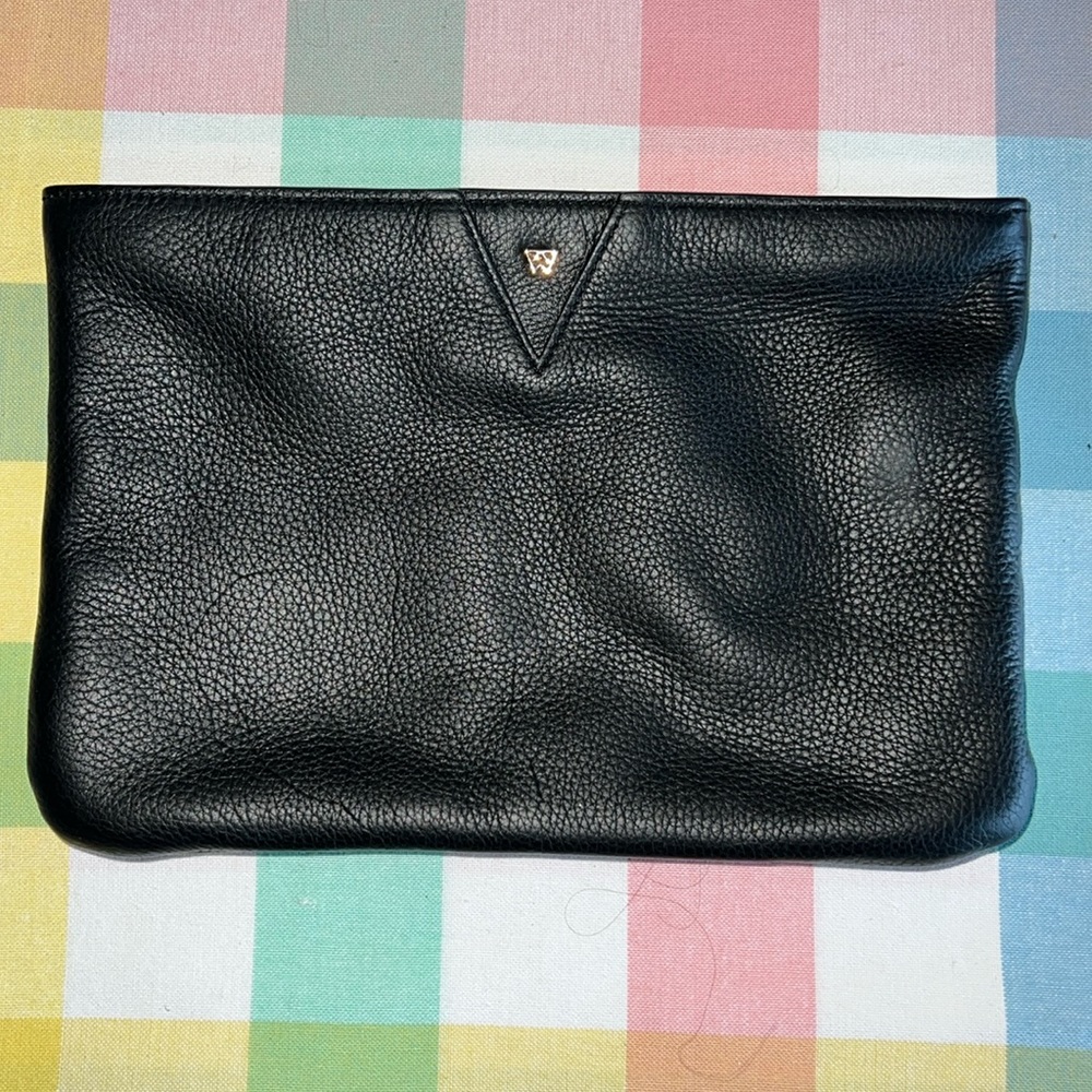 Kelly Wynne Black Clutch